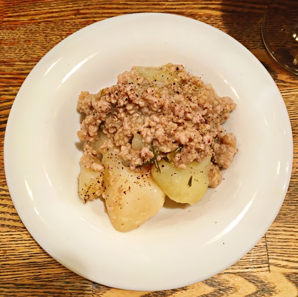 fひき肉を使った肉じゃが