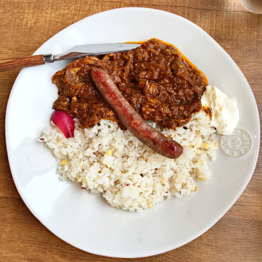 蝦夷鹿肉のソーセージ＋チキンカレー