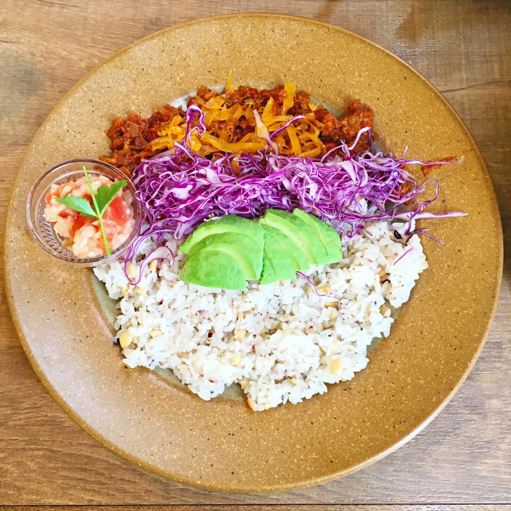 十勝ハーブ豚と北海道産十穀米のタコライス