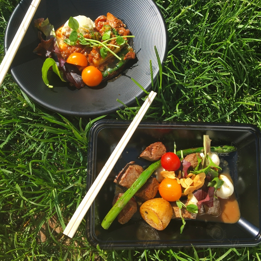 牛肉のステーキと煮込み